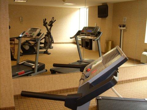 La Quinta Inn & Suites Pittsburgh North McCandless Township エクステリア 写真