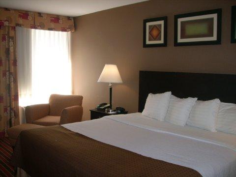 La Quinta Inn & Suites Pittsburgh North McCandless Township エクステリア 写真