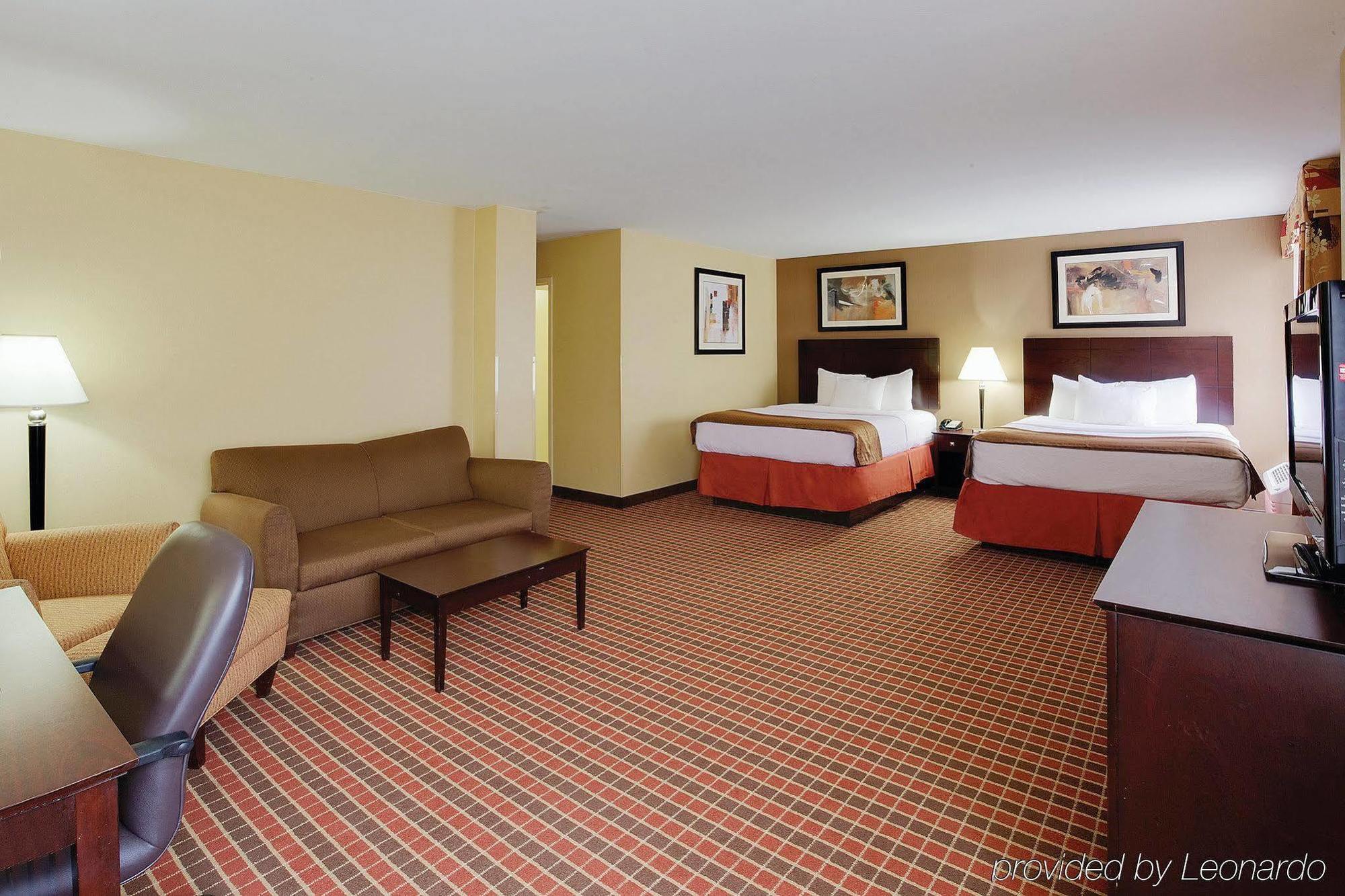 La Quinta Inn & Suites Pittsburgh North McCandless Township エクステリア 写真