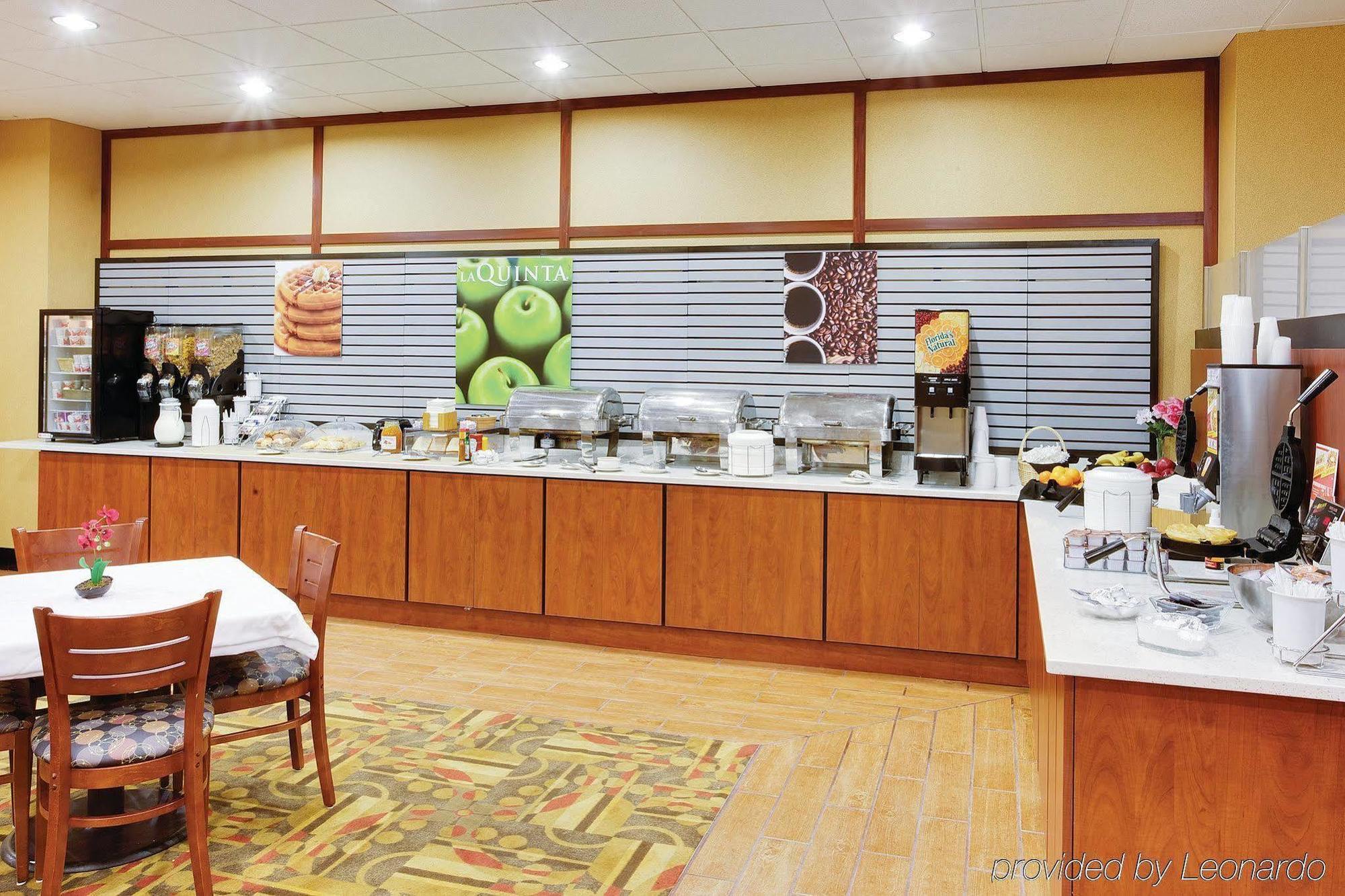 La Quinta Inn & Suites Pittsburgh North McCandless Township エクステリア 写真